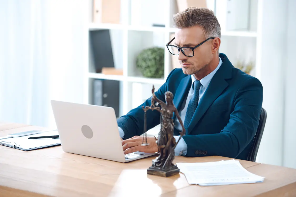 Leia mais sobre o artigo Parecer jurídico: como elaborar de forma clara e objetiva para clientes e colegas
